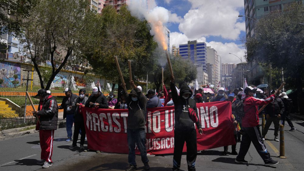 Teachers protesting in Bolivia against education reform pepper-sprayed by police